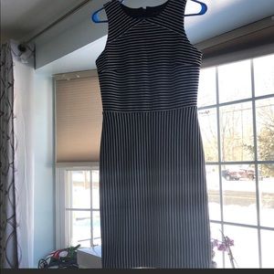 Banana Republic black and white stripe sleeveless dress in size 4